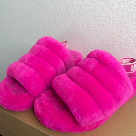 Ugg Slippers - Picture 1 of 1